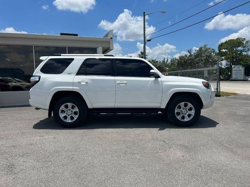 Used 2022 Toyota 4Runner SR5 Premium w/ Moonroof Package RWD image 8