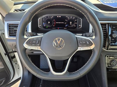 Used 2023 Volkswagen Atlas SE w/ Black Wheel Package image 13