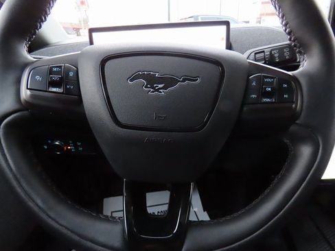 Used 2021 Ford Mustang Mach-E Premium image 31