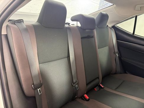 Used 2018 Toyota Corolla LE FWD image 22