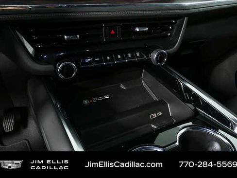 Used 2025 Chevrolet Tahoe LT RWD image 17