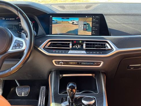 Used 2022 BMW X7 M50i w/ Cold Weather Package image 19