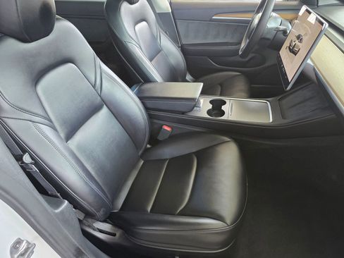 Used 2023 Tesla Model 3 Standard Range image 29