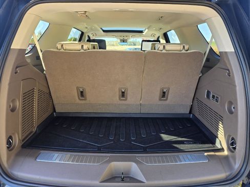 Used 2023 GMC Yukon Denali w/ Advanced Technology Package image 9