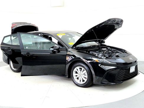Certified 2025 Toyota Camry LE FWD image 12