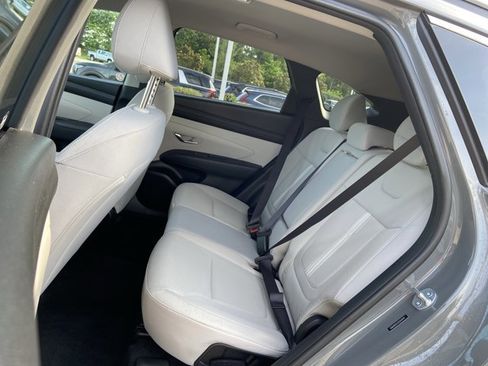 Used 2025 Hyundai Tucson SEL FWD image 16