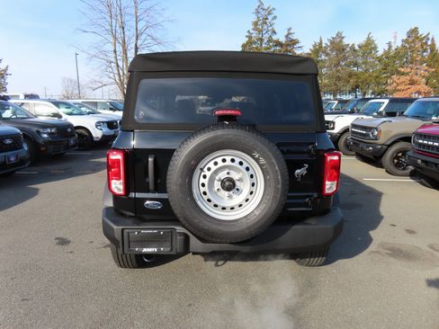 New 2025 Ford Bronco 4-Door image 5