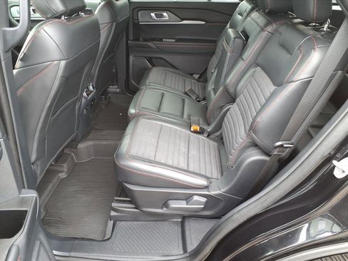 Certified 2025 Ford Explorer ST-Line w/ Premium Package AWD/4WD image 6