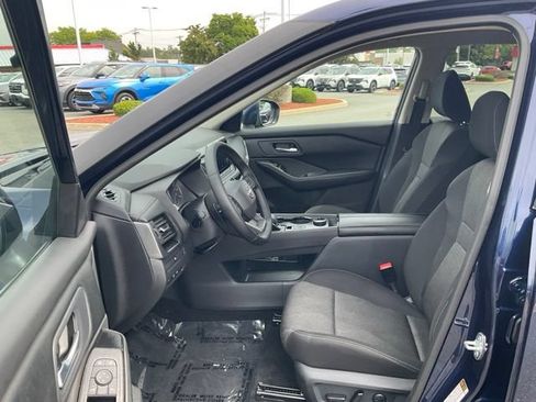 Used 2026 Nissan Rogue SV AWD/4WD image 13