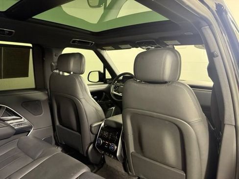 Used 2023 Land Rover Range Rover Long Wheelbase SE AWD/4WD image 28