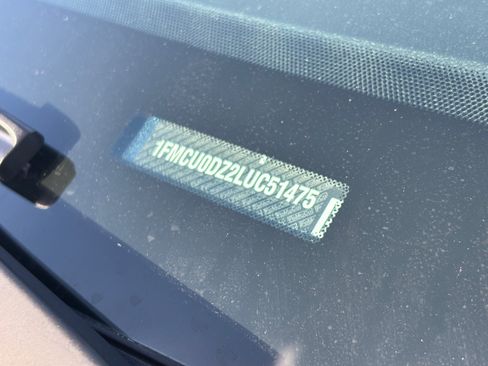 Used 2020 Ford Escape Titanium w/ Titanium Premium Package 2.0 image 22