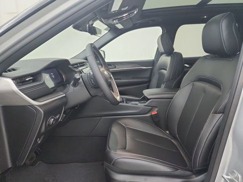 New 2025 Jeep Grand Cherokee Limited image 19