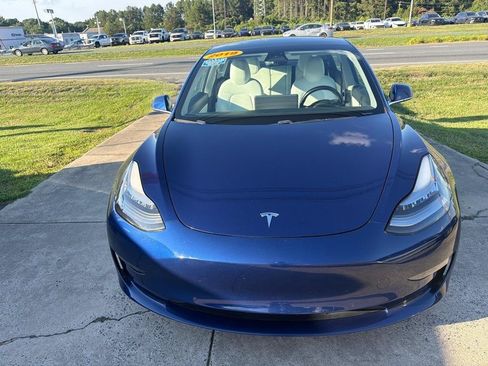Used 2019 Tesla Model 3 Mid Range RWD image 7