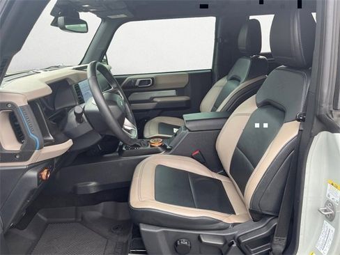 Used 2022 Ford Bronco Wildtrak image 10
