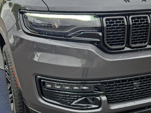 New 2025 Jeep Wagoneer L Series II w/ Premium Group I image 3