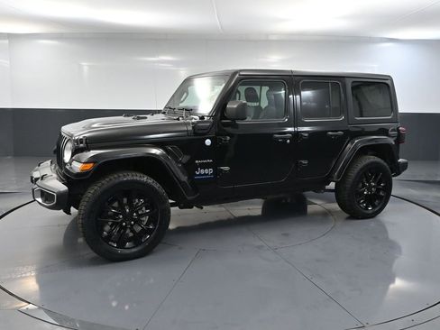 Used 2023 Jeep Wrangler Unlimited Sahara image 12