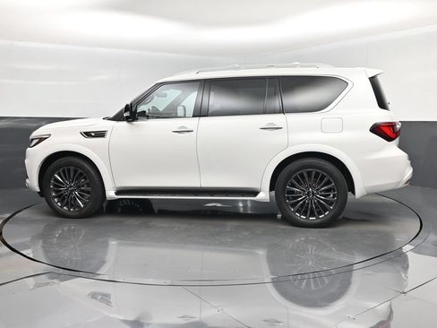 Used 2024 INFINITI QX80 Sensory AWD/4WD image 10
