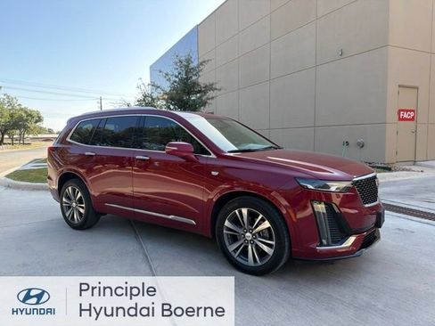 Used 2020 Cadillac XT6 Premium Luxury FWD image 5