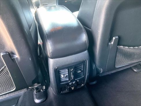 Used 2019 Jeep Grand Cherokee Limited RWD image 24