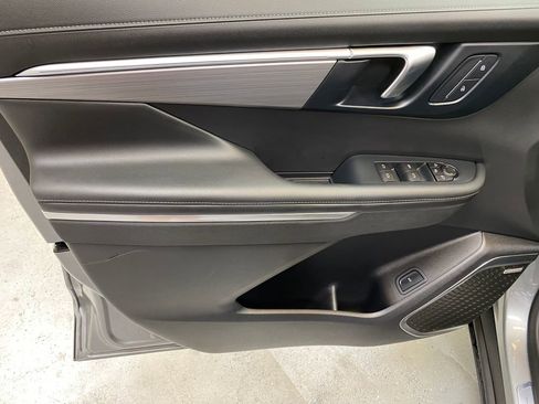 Used 2025 Buick Enclave Preferred FWD image 21