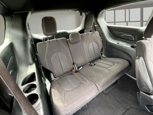 Used 2020 Chrysler Pacifica Touring w/ S Appearance Package FWD image 28