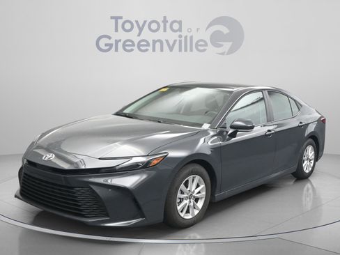 Used 2025 Toyota Camry LE FWD image 25