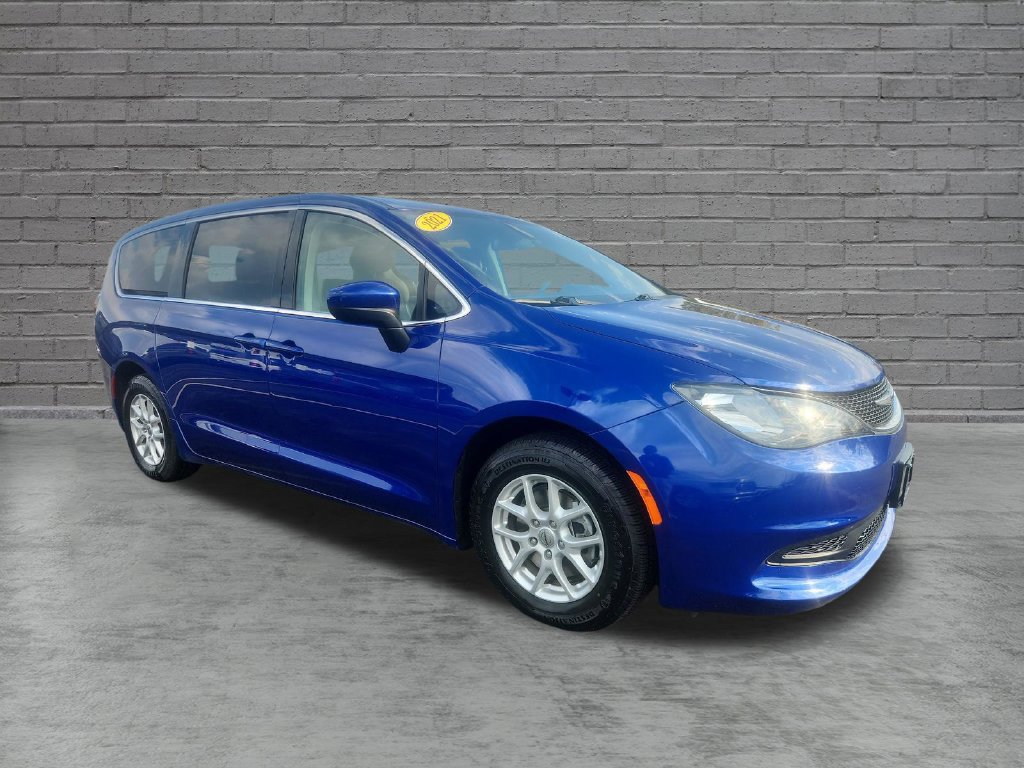 Used 2021 Chrysler Voyager LX FWD image 16