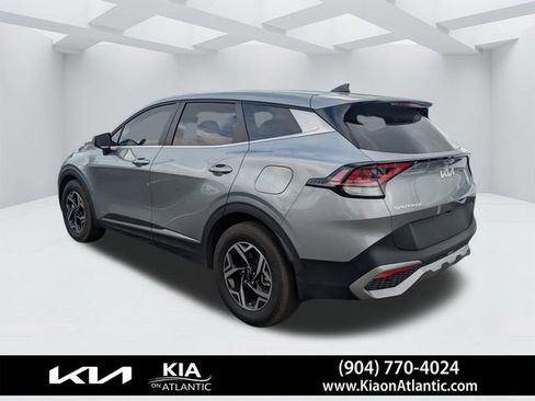 Used 2025 Kia Sportage LX FWD image 5