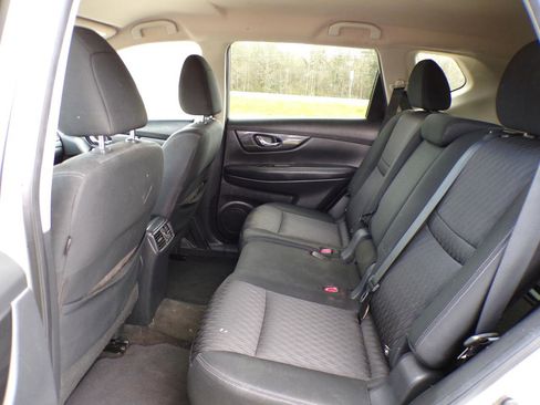 Used 2018 Nissan Rogue SV image 38