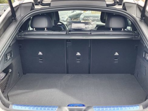 Used 2025 Mercedes-Benz GLC 300 4MATIC image 31