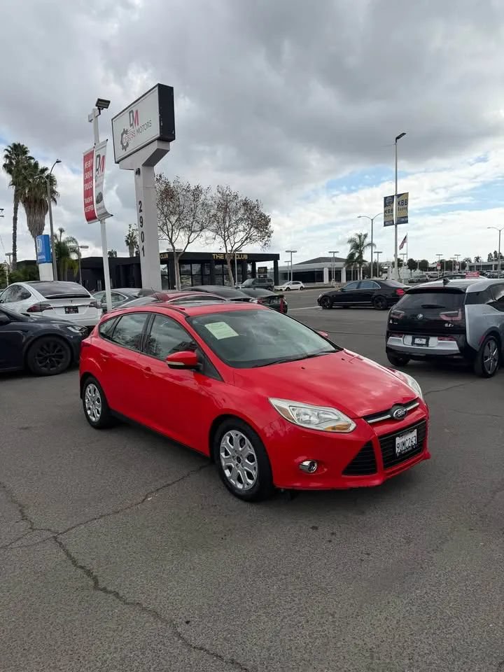 Used 2012 Ford Focus SE FWD image 3