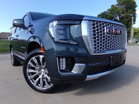Used 2021 GMC Yukon Denali w/ Denali Ultimate Package AWD/4WD image 8
