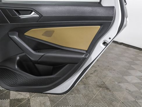 Used 2020 Volkswagen Jetta SEL Premium image 43