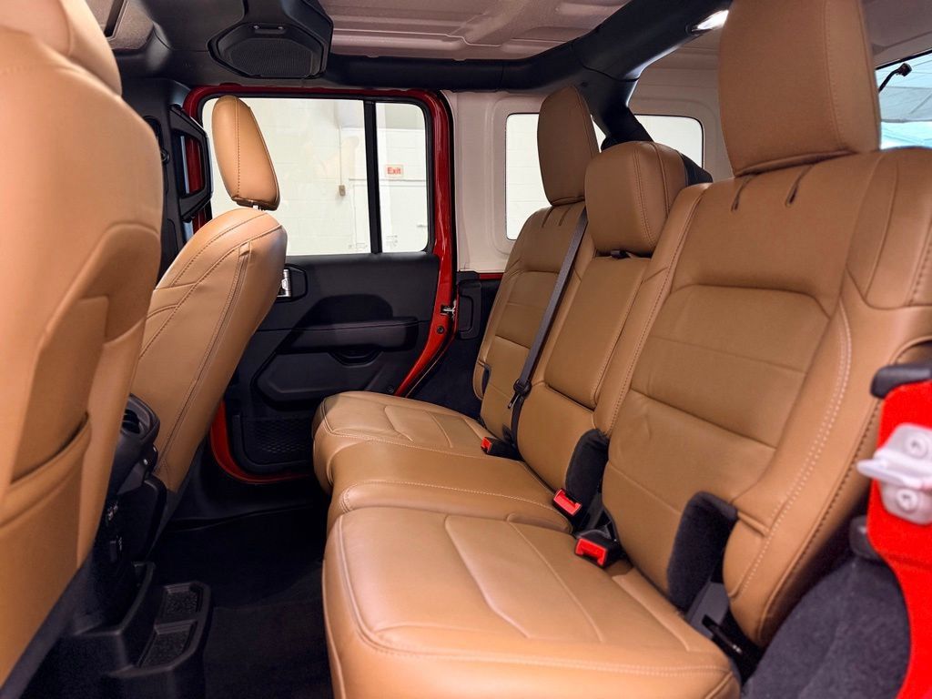 Used 2021 Jeep Wrangler Unlimited Sahara w/ Uconnect 4C Nav & Sound Group AWD/4WD image 24