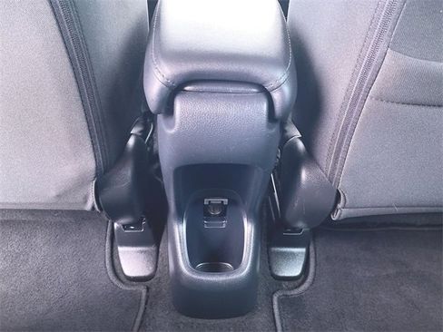 Used 2018 Honda HR-V LX image 19