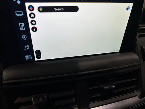 Used 2023 Chevrolet Suburban LT image 30