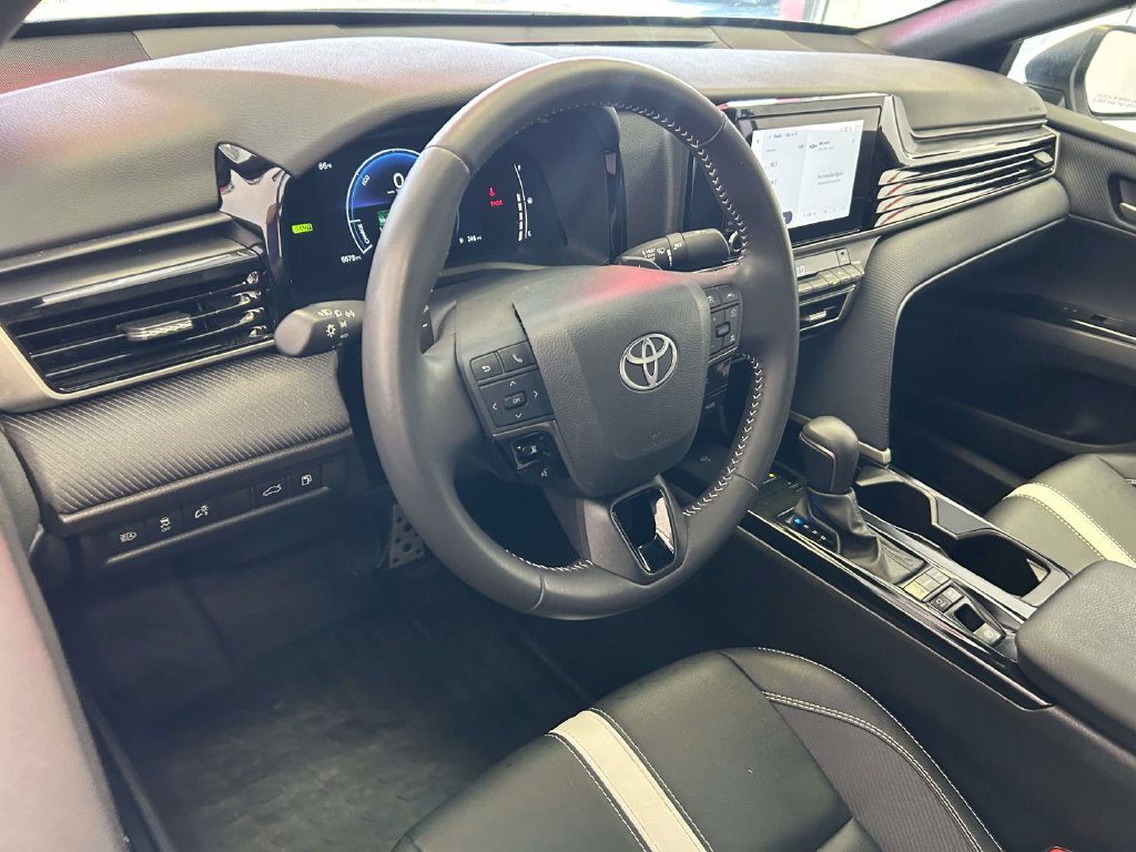 Used 2026 Toyota Camry SE FWD image 12