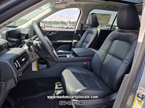 New 2026 Lincoln Aviator AWD image 9