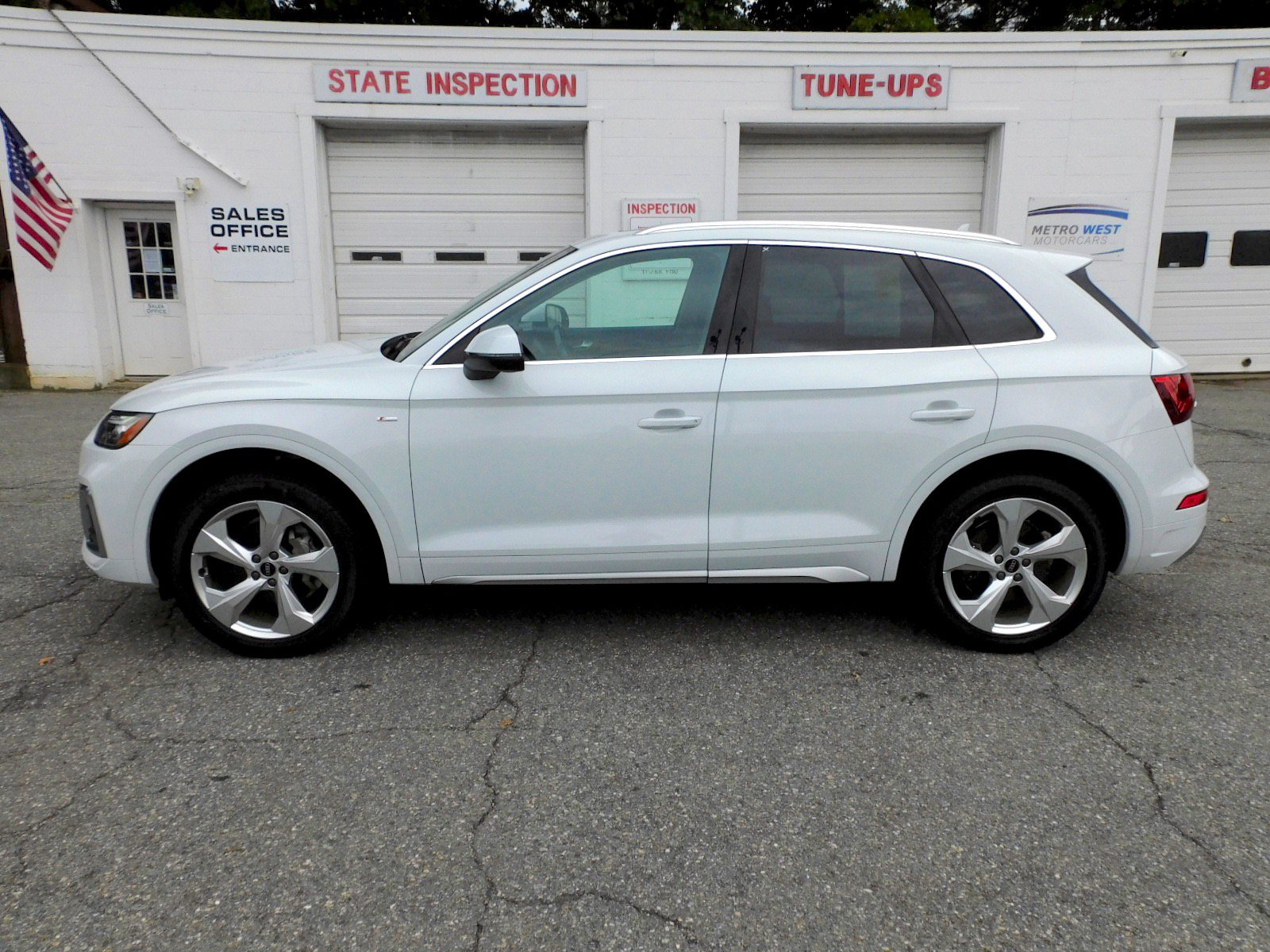 Used 2022 Audi Q5 2.0T Premium Plus AWD/4WD image 2