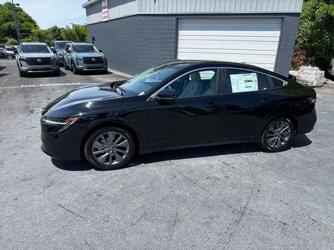 New 2026 Nissan Sentra SL FWD image 2