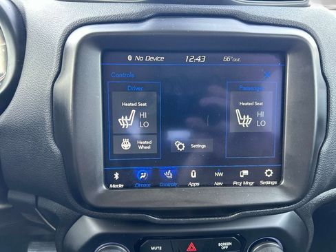 Certified 2023 Jeep Renegade Latitude w/ Premium Group AWD/4WD image 28