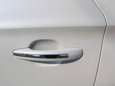 Used 2019 Lincoln MKC Reserve image 28