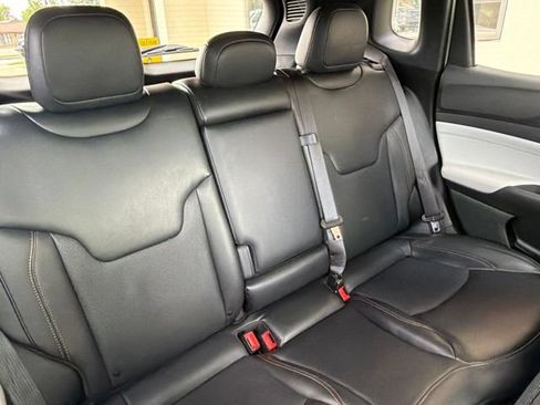 Used 2023 Jeep Compass Limited AWD/4WD image 18