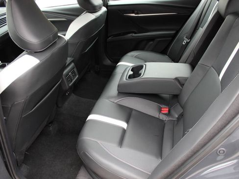 Used 2025 Toyota Camry SE image 17