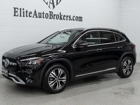 Used 2025 Mercedes-Benz GLA 250 4MATIC w/ Winter Package image 36