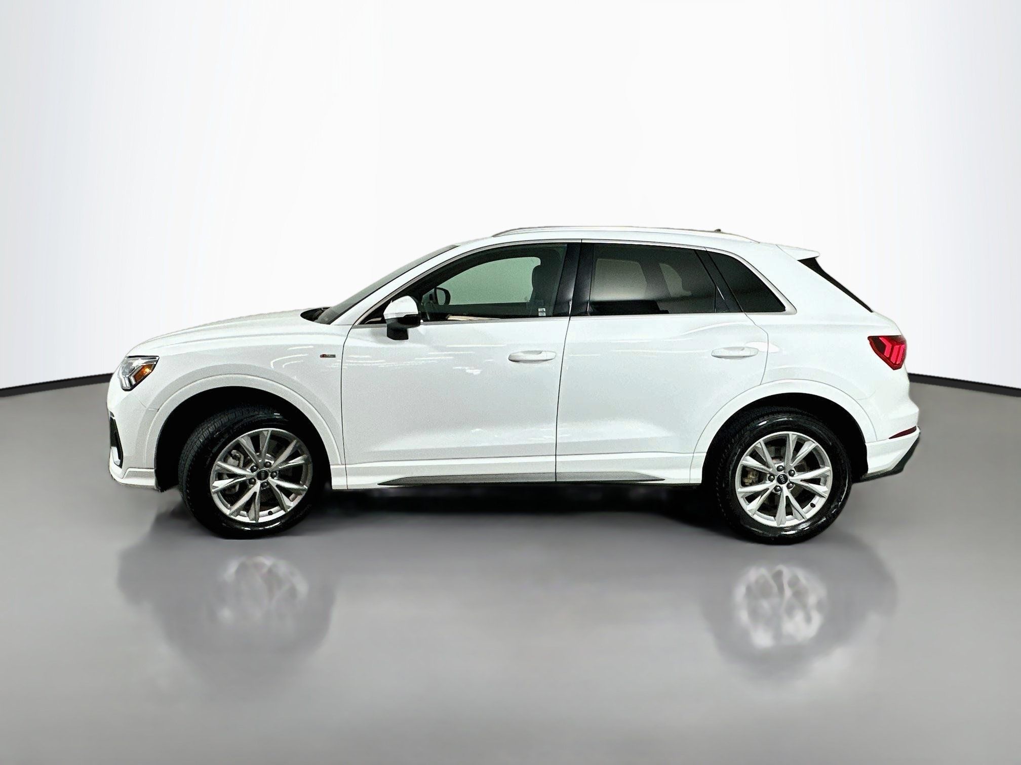 Used 2025 Audi Q3 2.0T Premium AWD/4WD image 4