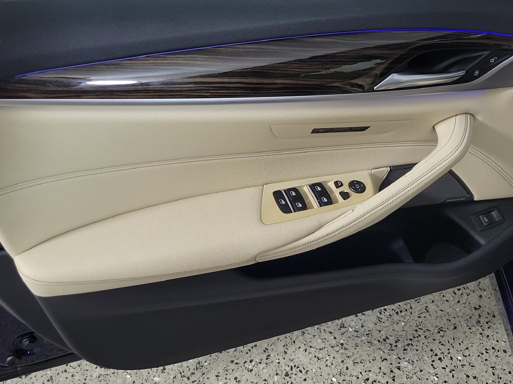 Used 2020 BMW 530i xDrive w/ Premium Package AWD/4WD image 23