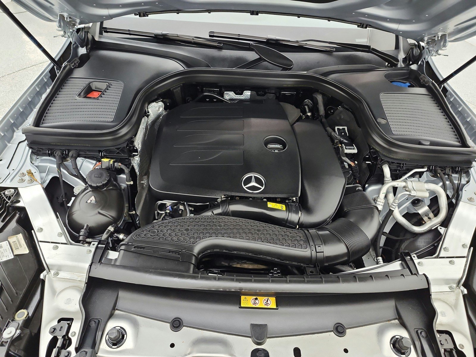 Certified 2023 Mercedes-Benz GLC 300 4MATIC Coupe image 17