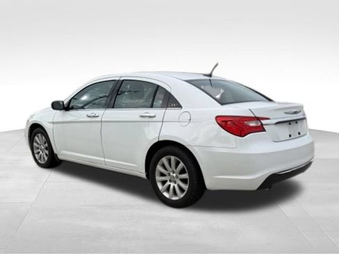 Used 2014 Chrysler 200 Limited w/ Sun/Sound Group FWD image 5