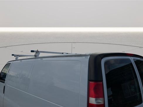 Used 2014 GMC Savana 1500 AWD image 32